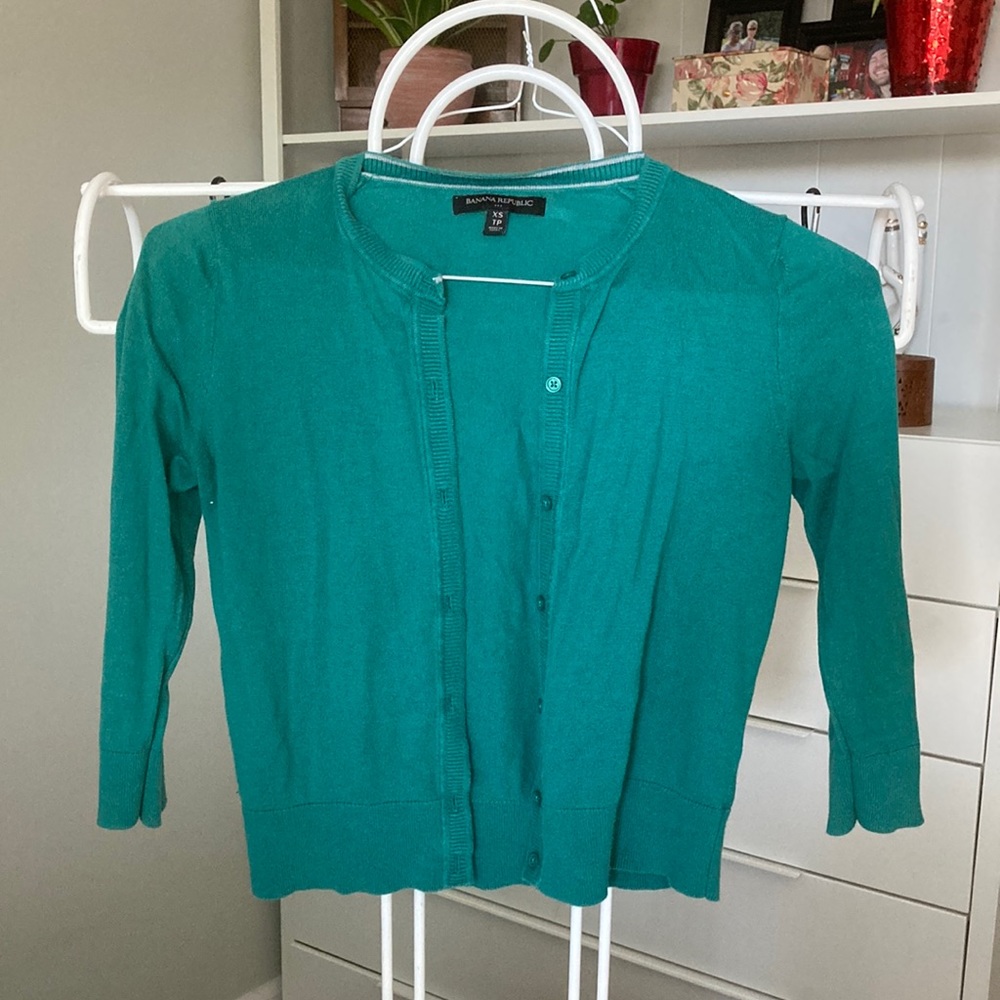 XS green cropped cardigan